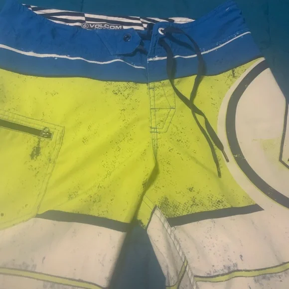 Men’s Baggies ranging from size 30-32 . one size 28
